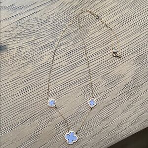 Chic Fashion Gold Necklace with Blue Clover Accents
